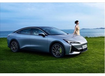 Model 3再迎強(qiáng)敵！極狐阿爾法S5明日交付：頂配21.68萬元 封面圖