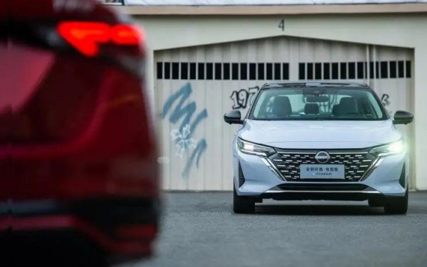 新款日產(chǎn)軒逸官圖正式發(fā)布 外觀(guān)內(nèi)飾大升級(jí) 動(dòng)力不變