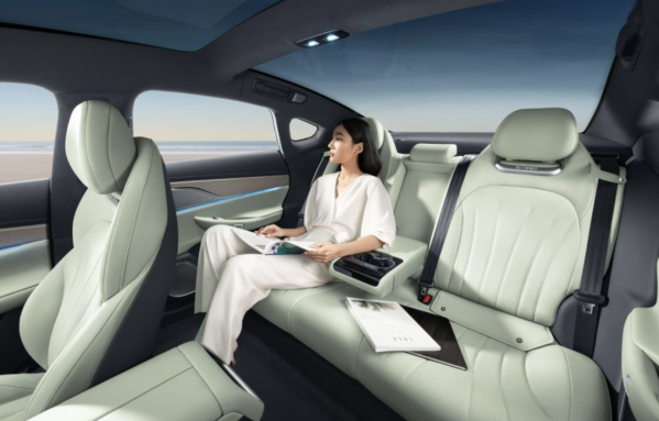 智界S7兄弟車型 星途星紀(jì)元ES正式上市 售價(jià)22.58萬(wàn)元起