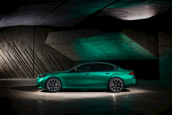 寶馬國(guó)內(nèi)現(xiàn)役加速最快！新款M5全球首發(fā)：727匹 1000牛米扭矩