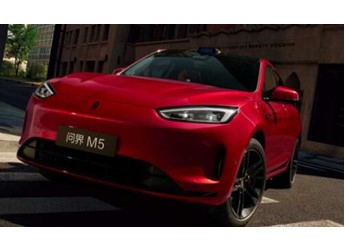 無(wú)懼大霧天氣與擁堵路況，問(wèn)界新M5 Ultra讓您冬日通勤更從容 封面圖