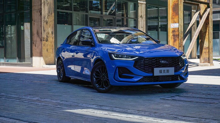 與風(fēng)為伴 試駕2022福特三廂?？怂筍T-Line