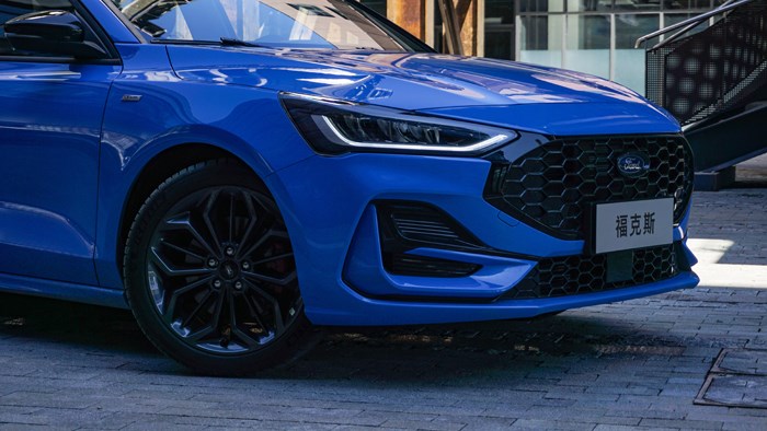 與風(fēng)為伴 試駕2022福特三廂?？怂筍T-Line