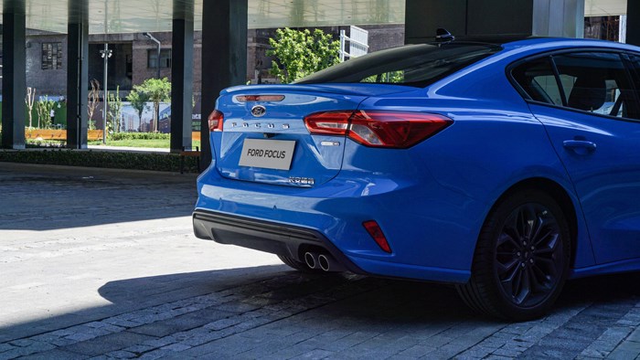 與風(fēng)為伴 試駕2022福特三廂?？怂筍T-Line