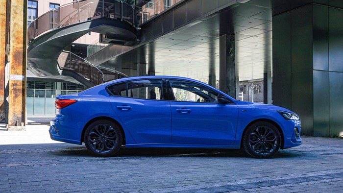 與風(fēng)為伴 試駕2022福特三廂?？怂筍T-Line