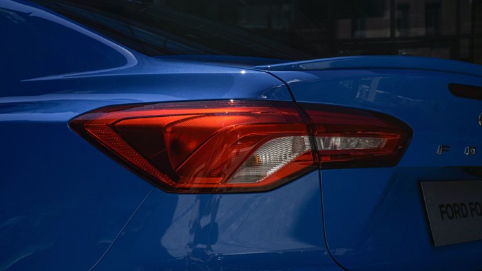 與風(fēng)為伴 試駕2022福特三廂?？怂筍T-Line