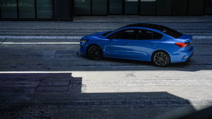 與風(fēng)為伴 試駕2022福特三廂福克斯ST-Line