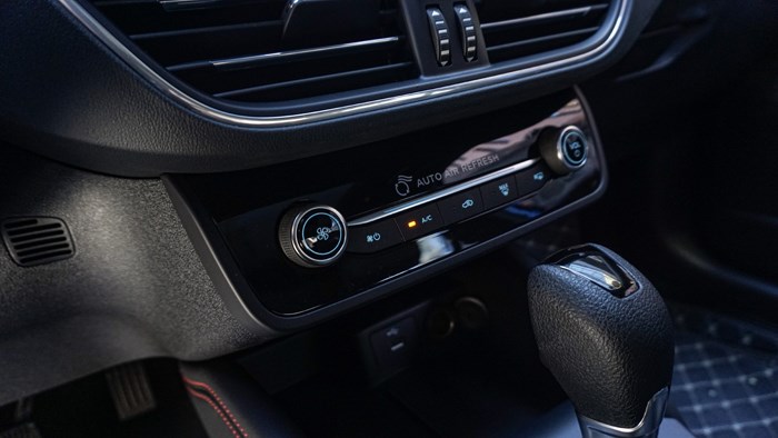 與風(fēng)為伴 試駕2022福特三廂?？怂筍T-Line