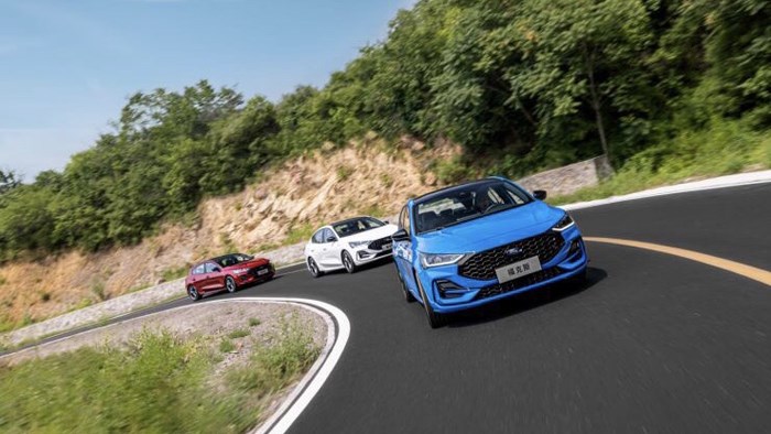 與風(fēng)為伴 試駕2022福特三廂?？怂筍T-Line