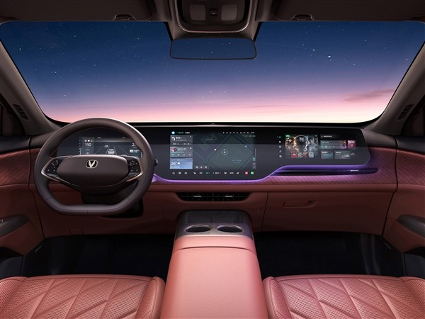 新一代長安CS75 PLUS內飾官圖發(fā)布：奔馳同款三聯(lián)大屏