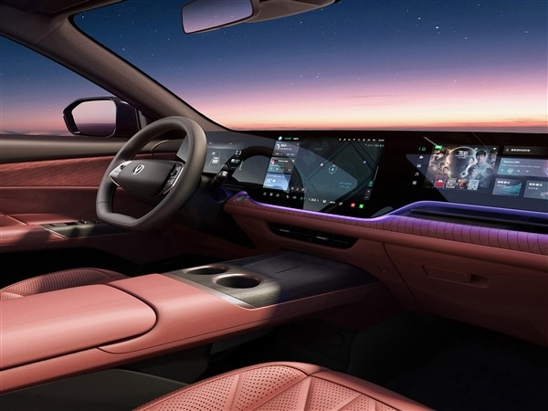 新一代長安CS75 PLUS內飾官圖發(fā)布：奔馳同款三聯(lián)大屏