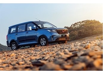 一代神車五菱宏光即將上新！外觀大變 新增純電版車型