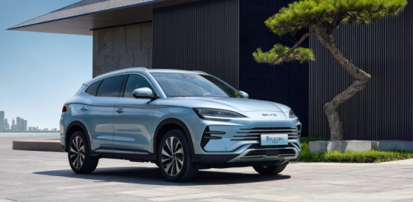 電比油低！比亞迪宋PLUS榮耀版正式上市 售12.98萬(wàn)起