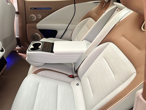 比理想L6更大更智能！阿維塔新車07有望9月上市