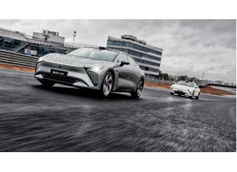 不是百萬豪車買不起，而是星紀(jì)元ES更有性價比！ 封面圖