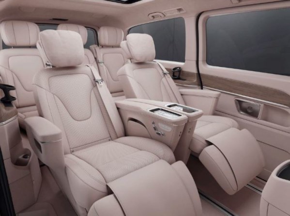 2022款奔馳V級正式上市 車頭可選兩種風格 47.88萬起