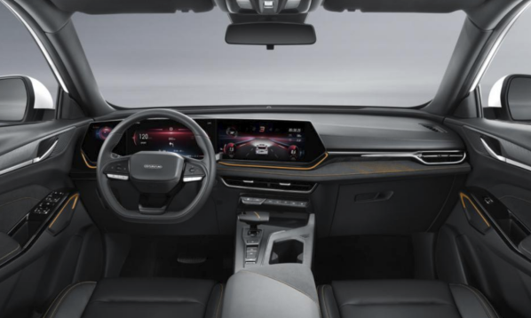 9.59萬起！長安歐尚X5 PLUS正式上市 搭載環(huán)抱三聯(lián)屏