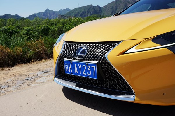 東方跑車之藝術(shù)品 試駕雷克薩斯LC500h