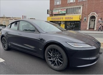 特斯拉Robotaxi發(fā)布在即！Model 3測試車曝光：全身布滿攝像頭 封面圖