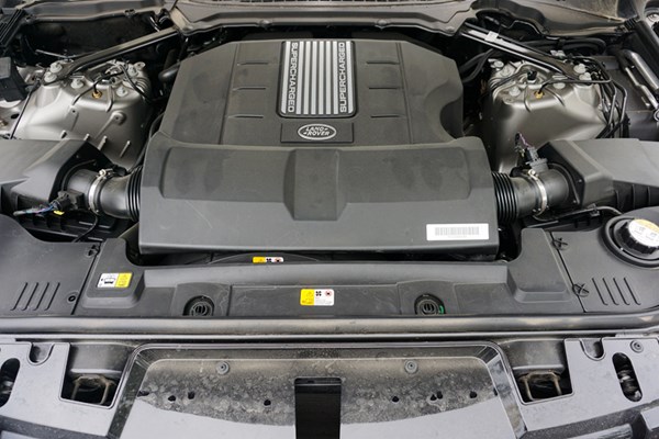 續(xù)寫(xiě)運(yùn)動(dòng)傳奇 試駕路虎攬勝運(yùn)動(dòng)版 