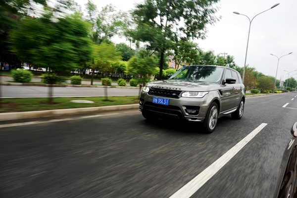 續(xù)寫(xiě)運(yùn)動(dòng)傳奇 試駕路虎攬勝運(yùn)動(dòng)版 