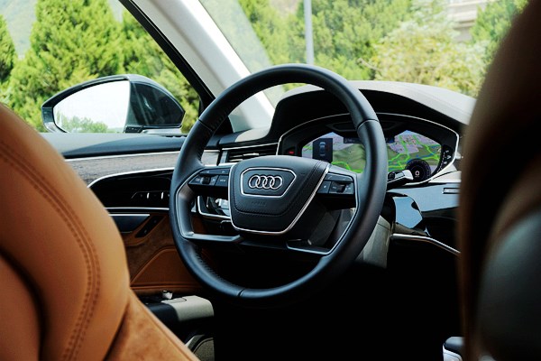 全副武裝的紳士 試駕2019款奧迪A8 