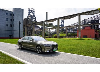 奢華與電動(dòng)融合的未來之旅——試駕寶馬i7