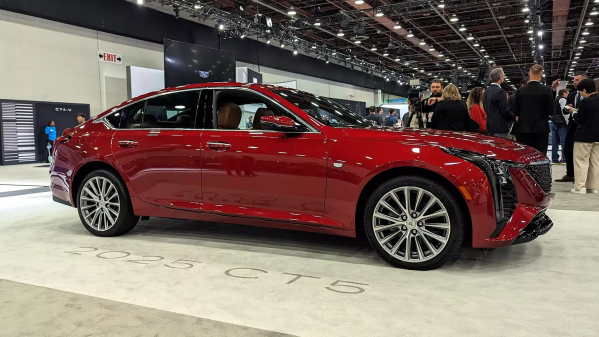 起售價(jià)大漲約6.6萬元！2025款凱迪拉克CT5在美上市