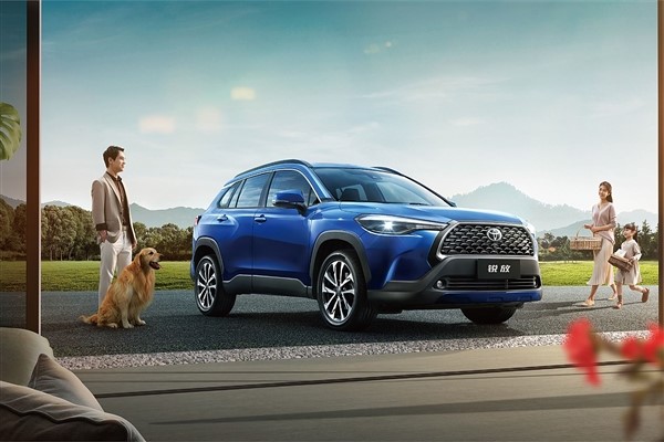 與比亞迪宋PLUS同價(jià) 新款一汽豐田卡羅拉銳放上市：12.98萬起