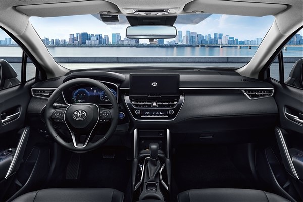 與比亞迪宋PLUS同價(jià) 新款一汽豐田卡羅拉銳放上市：12.98萬起