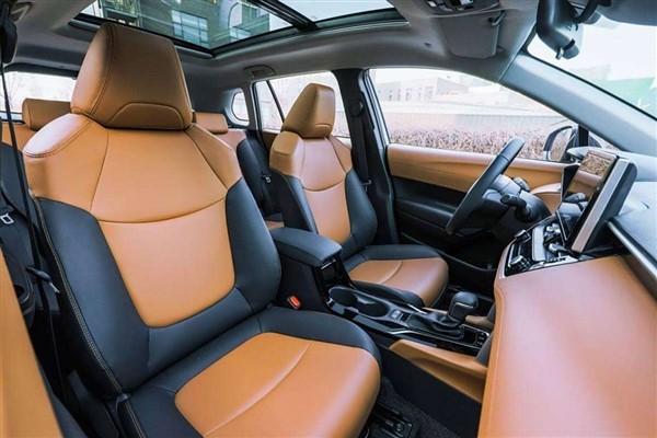 與比亞迪宋PLUS同價(jià) 新款一汽豐田卡羅拉銳放上市：12.98萬起